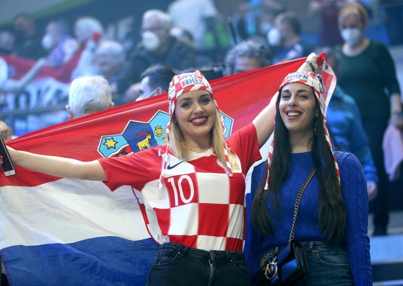 Pogledajte u kakvoj su atmosferi svoju prvu utakmicu na Euru igrali hrvatski rukometaši
