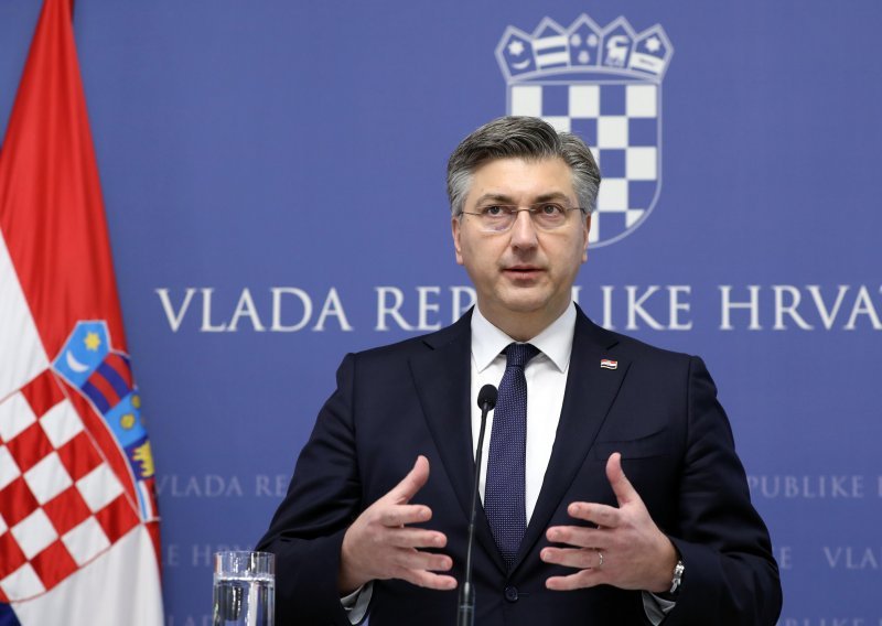 [FOTO] Plenković obećao: U HNB-u ćete zauvijek moći promijeniti kune u eure. Govorim o novčanicama, ne o kovanicama