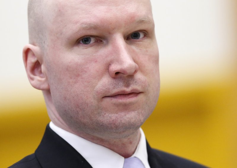 Ubojica Breivik počeo saslušanje nacističkim pozdravom