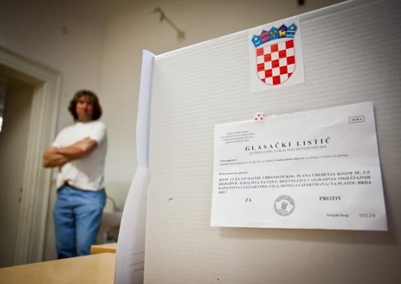 Novčanim kaznama natjerati građane na birališta