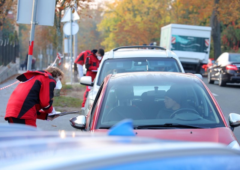 U Srbiji možda i četiri puta više zaraženih od službenog broja, procjenjuje se da svakog dana imaju i 50.000 novih slučajeva