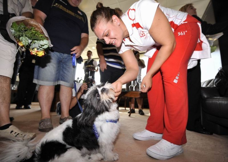 Sandra dala medalju razdraganoj djeci