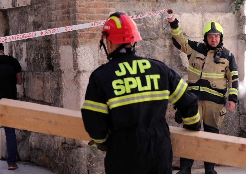 Sirene odjekuju centrom Splita, izbio požar na Rivi