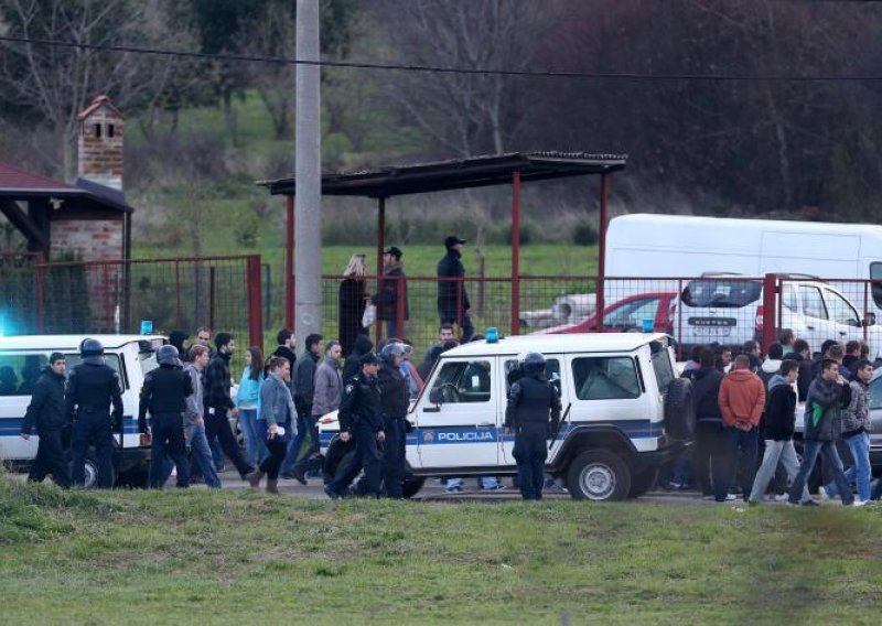 Torcida policiji i građanima: Objavite snimke premlaćivanja