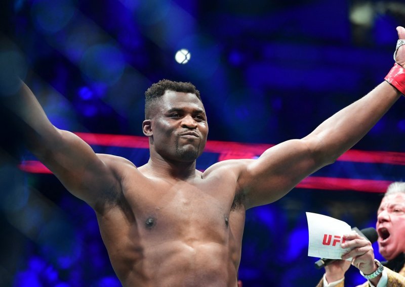 [FOTO] Predator Ngannou obranio UFC titulu teške kategorije na način kakav baš nitko nije očekivao