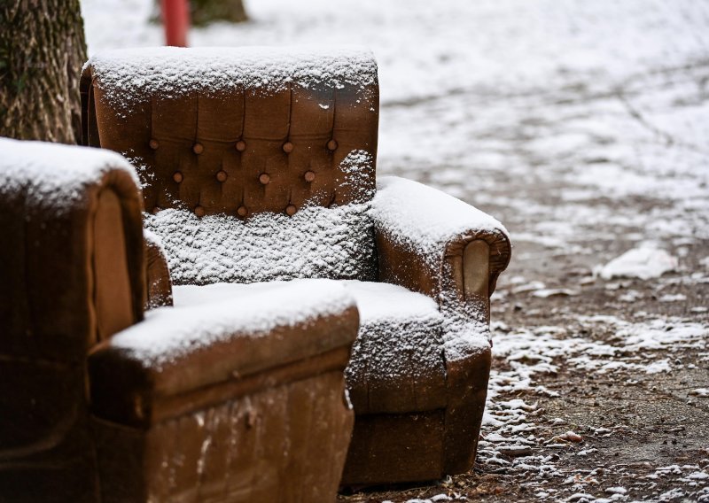 Gust snijeg zabijelio okolicu Imotskog, a evo što kaže prognoza za danas