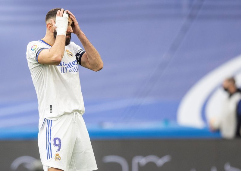 Očajna nedjelja za Benzemu; Real nije pobijedio, s terena je otišao ozlijeđen, uz promašeni penal, a onda je po povratku kući doživio još jedan šok