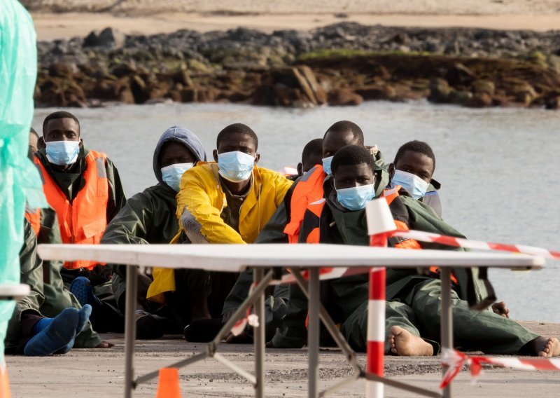 Najmanje sedam migranata umrlo od hipotermije na brodu za Lampedusu