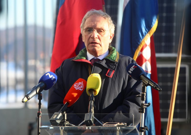 Hojs: Jamčim da Slovenija neće uvjetovati hrvatski ulazak u Schengen