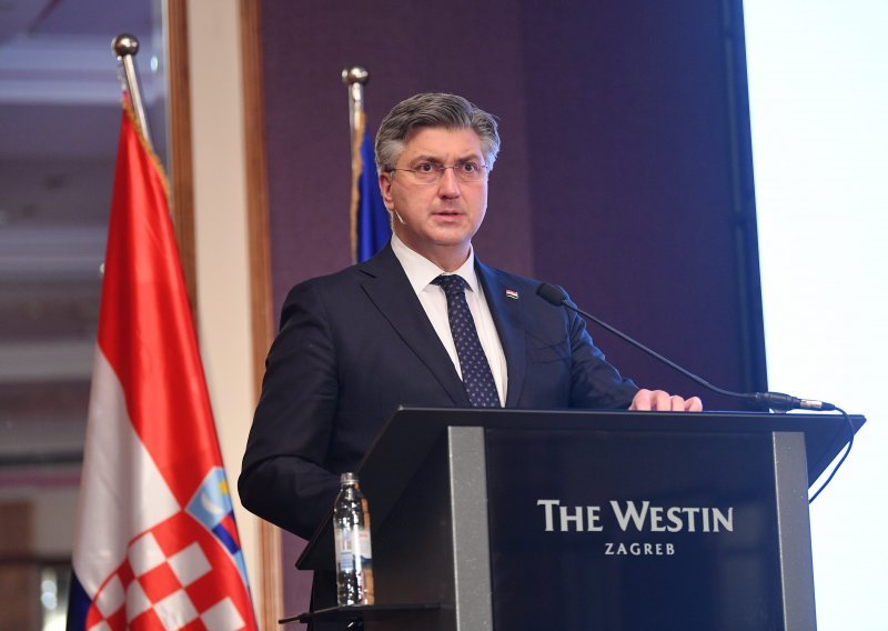 Plenković nagovijestio kako Vlada misli zaustaviti rast cijene struje: Djelovat ćemo u tri segmenta