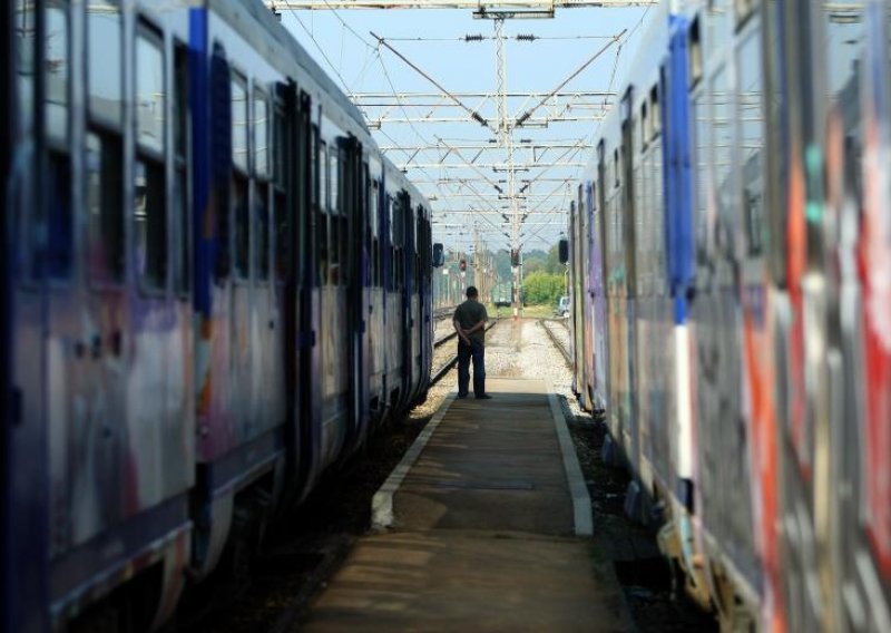 HŽ: Lista vlakova koji ne voze ili kasne zbog izbjegličke krize