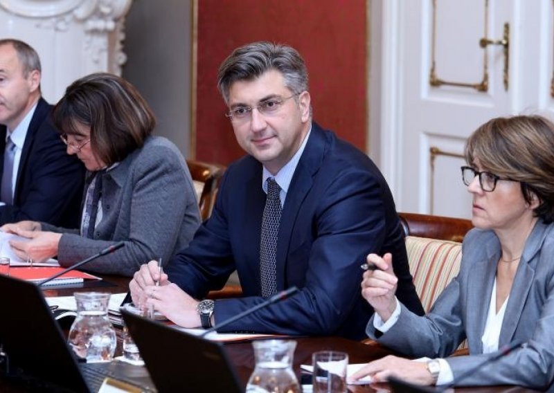 Vlada složila skicu proračuna, Plenković široke ruke prema Krstičeviću