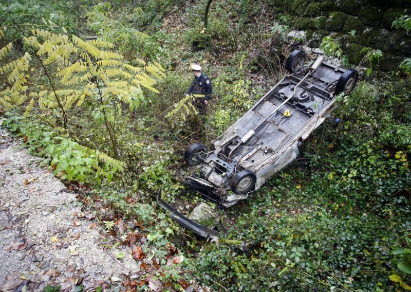 Austrijanci Citroen Jumperom sletjeli u provaliju