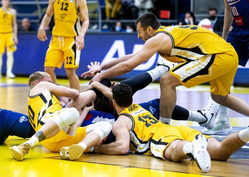 [FOTO] Split stigao do važne pobjede u ABA ligi; na Gripama je pala Igokea