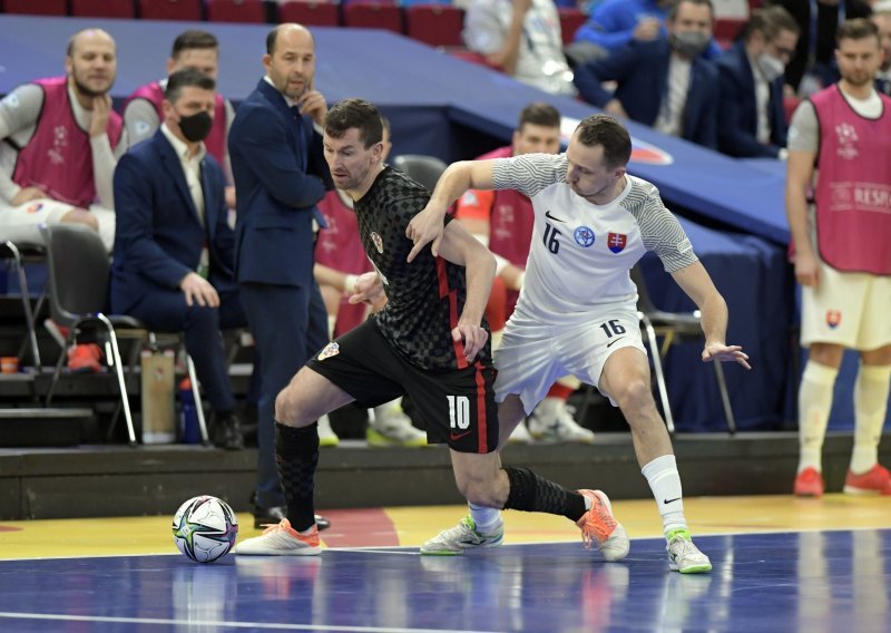 [FOTO] Hrvatska futsal reprezentacija bez četvrtfinala Eura; Slovaci nam očitali lekciju i kaznili neshvatljive pogreške