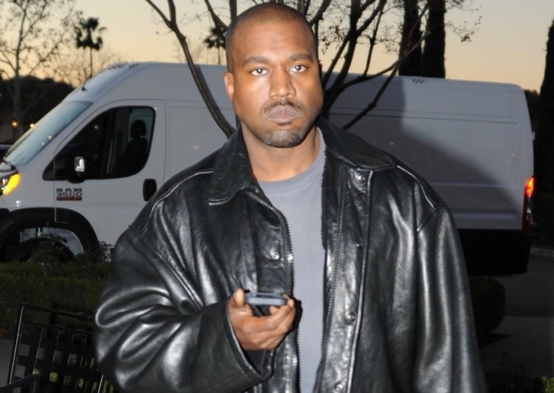 Kanye West morat će biti potpuno cijepljen ako želi nastupati u Australiji