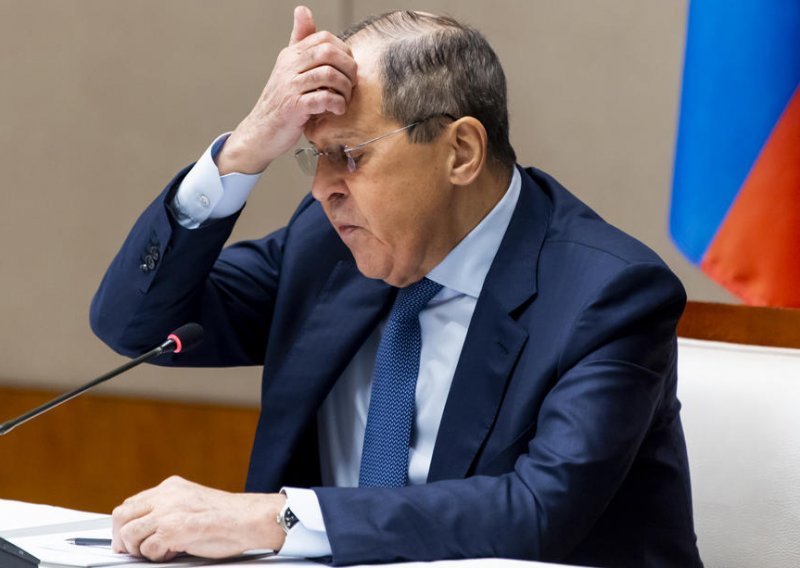Lavrov: Rusija će tražiti da NATO kaže hoće li ispuniti sigurnosne obveze