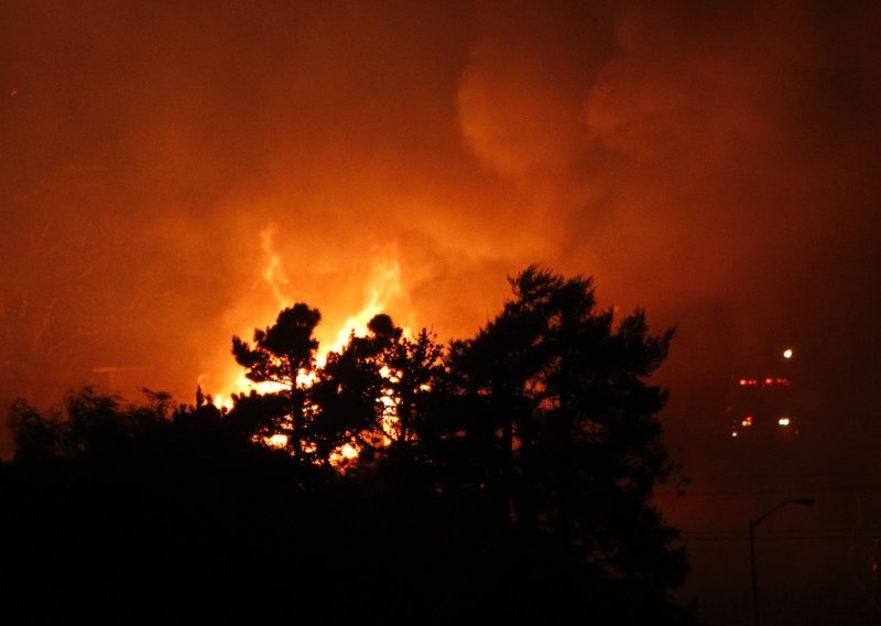 Požari u istočnoj Hercegovini i dalje pustoše