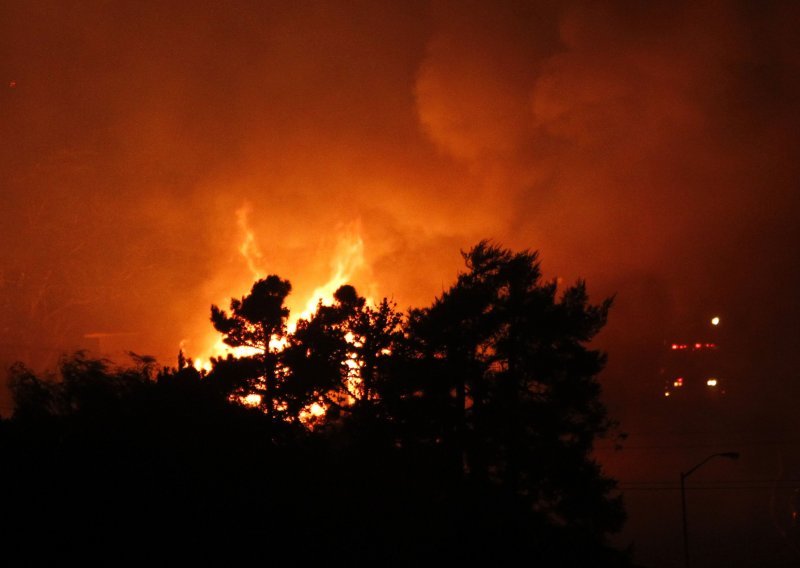 Nakon potresa Christchurch pogodio i požar