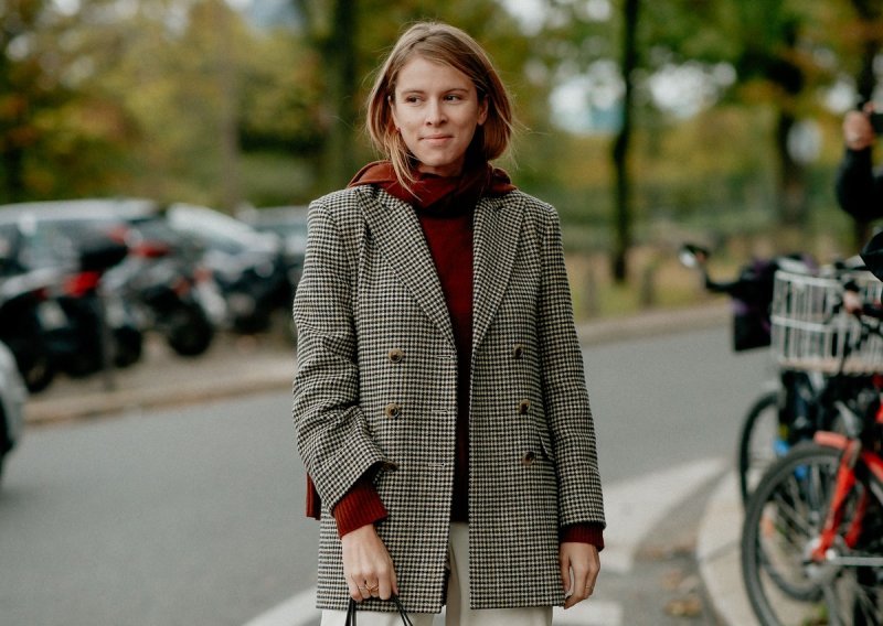 Ovo je omiljeni komad u ormaru street style zvijezda, a od njega ne odustaju ni u zimskim mjesecima