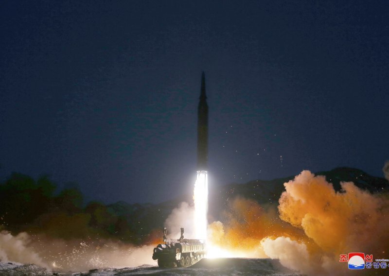 Sjeverna Koreja ispalila još jednu balističku raketu i to uoči posjeta američke potpredsjednice Južnoj Koreji