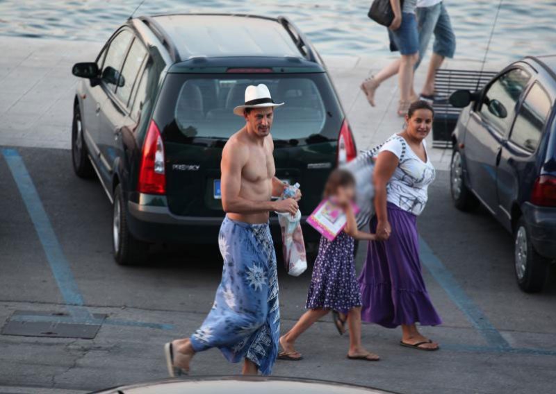 Gordan Giriček u pareu paradirao po Zadru