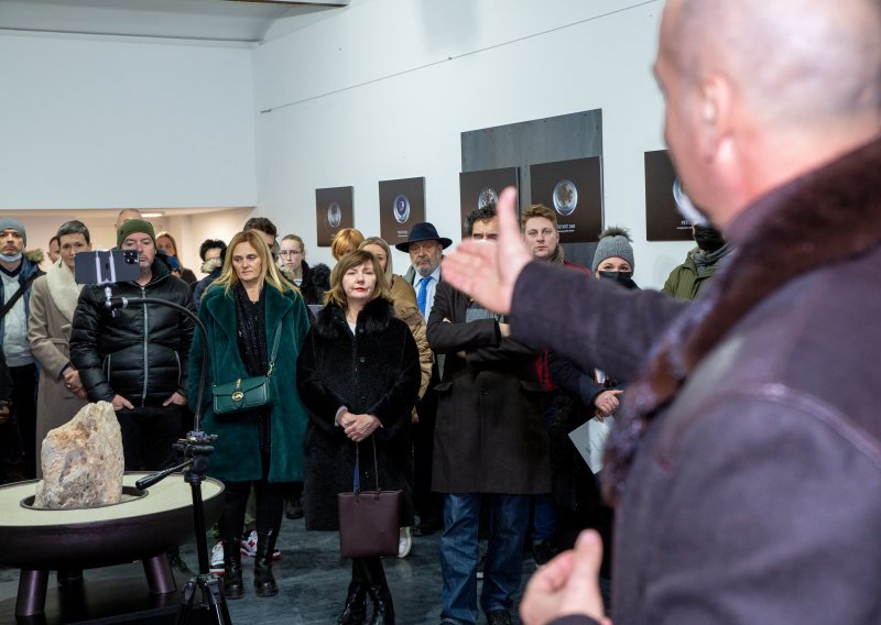 Nikola Vudrag u varaždinskom centru 'RezervArt' ugostio izložbu umjetničke radionice ELKANA
