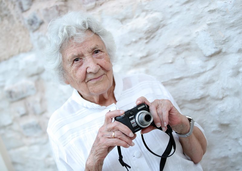 U ponedjeljak se otvara izložba Slavke Pavić u Fotogaleriji Dubrava; u fokusu njezinih radova ovaj put su željeznica, vlakovi i kolodvor