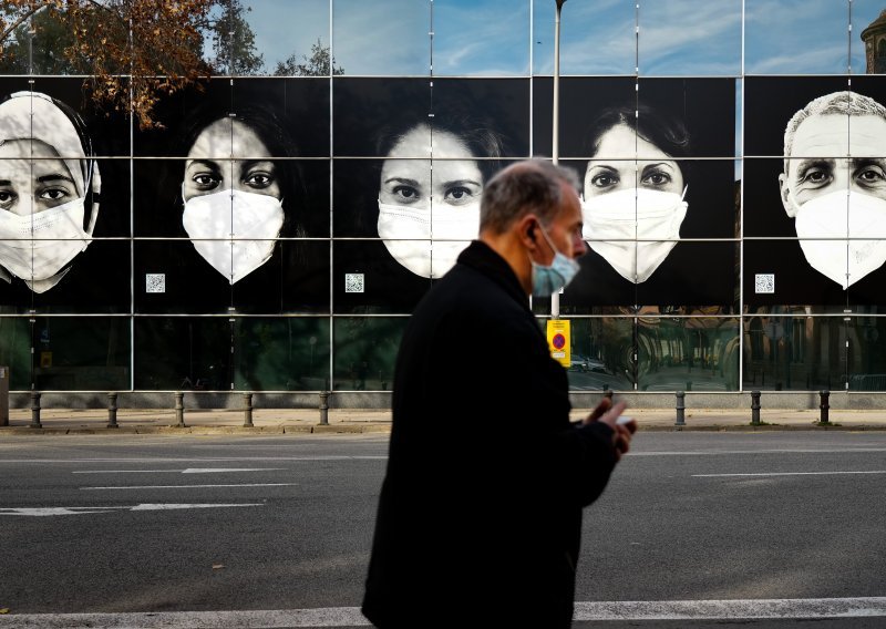 Španjolska od 10. veljače ukida obavezno nošenje maski na otvorenome
