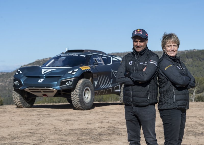 [FOTO/VIDEO] Jutta Kleinschmidt i Nasser Al-Attiyah u momčadi ABT Cupra XE za utrke Extreme E u 2022. godini