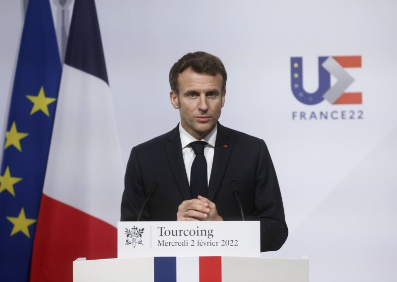 Macron leti u 'Putinov brlog' u riskantnu diplomatsku misiju