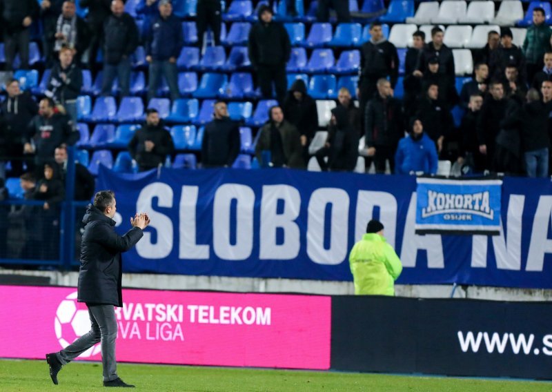 [FOTO] Najžešći Osijekovi navijači odgovorili su treneru Nenadu Bjelici: Imamo to pravo...