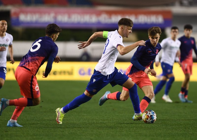 [FOTO] Hajduk se oprostio od juniorske Lige prvaka, za 'Bile' su bili kobni jedanaesterci, a jedna sudačka odluka razbjesnila je Poljud