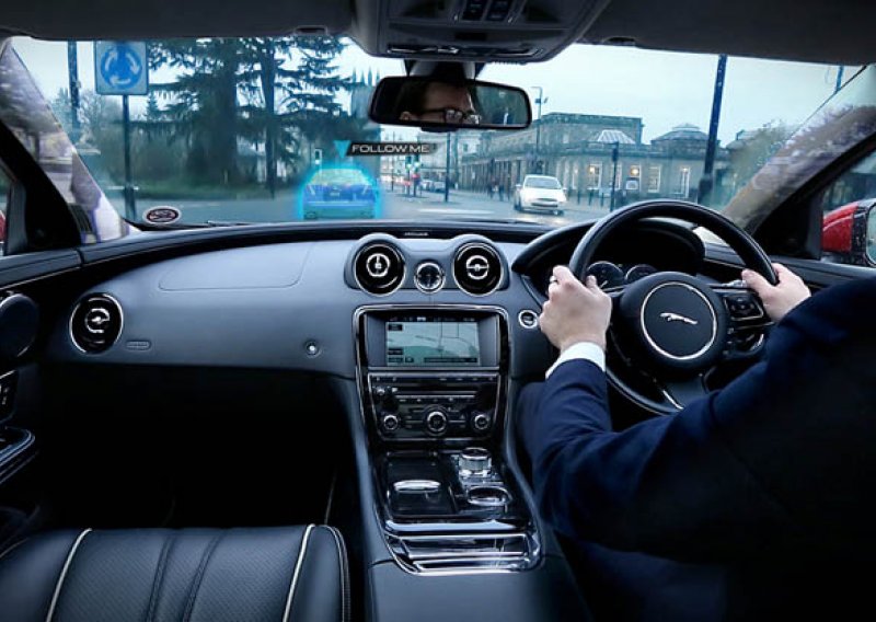Jaguar umjesto navigacije želi da pratimo automobilskog duha