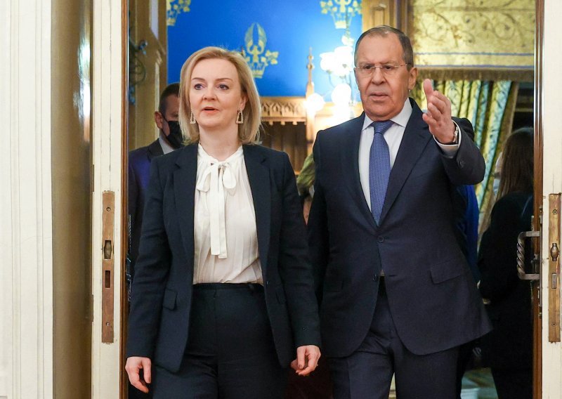 London poziva Moskvu da povuče snage nagomilane blizu Ukrajine