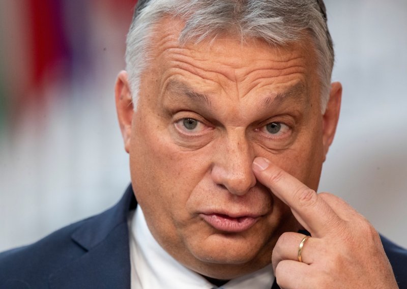Orban počeo kampanju napadom na oporbu i produljenjem olakšica