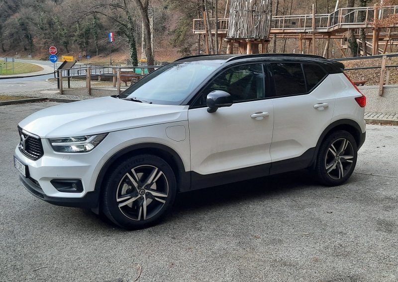 Vozili smo Volvo XC40 T5 Recharge plug-in hibrid: Izvrstan i sofisticiran kompaktni SUV premium segmenta u svim detaljima