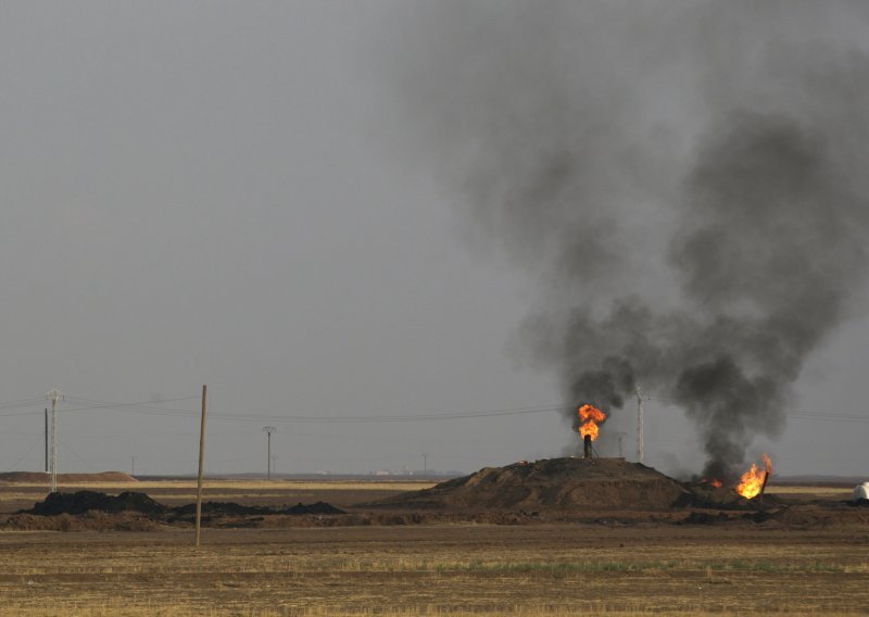 Sirijska vojska osvojila naftno polje od Islamske države