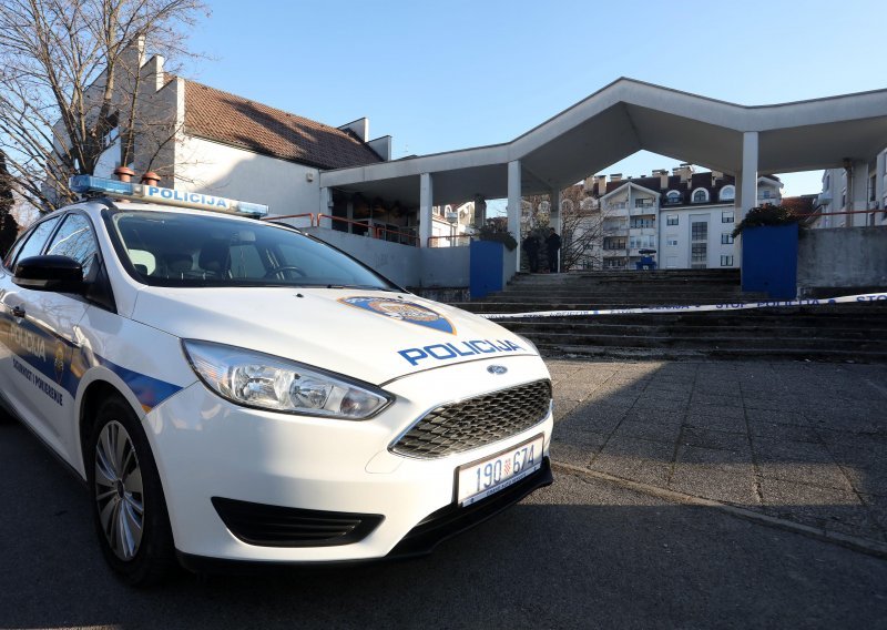 Muškarcu 60 dana zatvora jer se mrtav pijan i bez položenog vozačkog zabio u stražnji dio autobusa