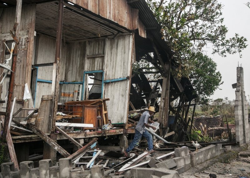 [FOTO] Teška situacija na Madagaskaru: Broj mrtvih u ciklonu skočio na 111