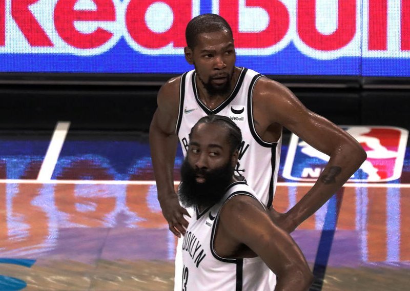 Harden osramoćen kao nikada: Durant ga je ponižavao, a King James dolijevao ulje na vatru