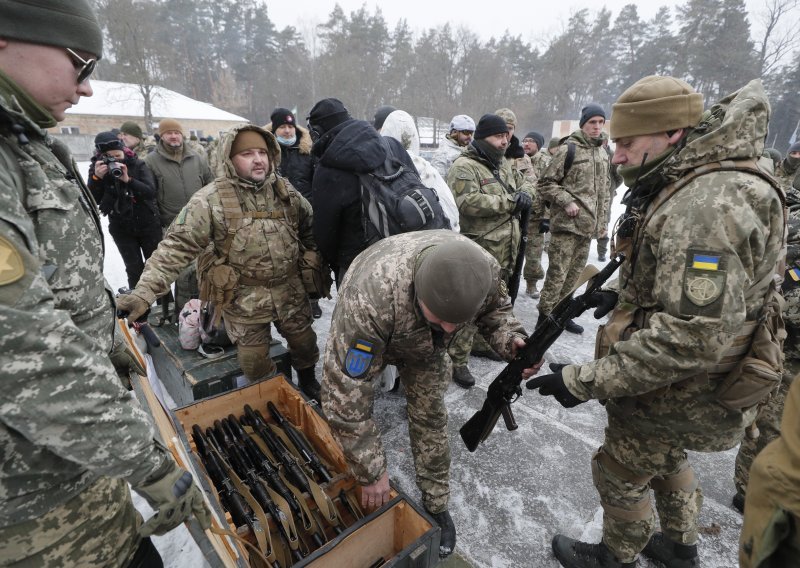 Amerikanci prvo najavili da Rusi napadaju Ukrajinu u srijedu, sad više nisu tako sigurni