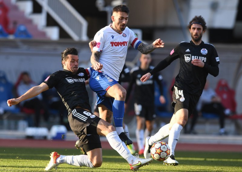 [VIDEO/FOTO] Hajduk se za 111. rođendan počastio pobjedom; povratnički debi Nikole Kalinića u slavlju 3:1 protiv Slaven Belupa