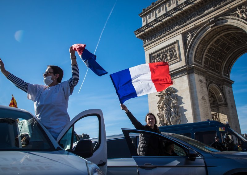 Francuski konvoj protiv mjera ograničenja kreće na Bruxelles