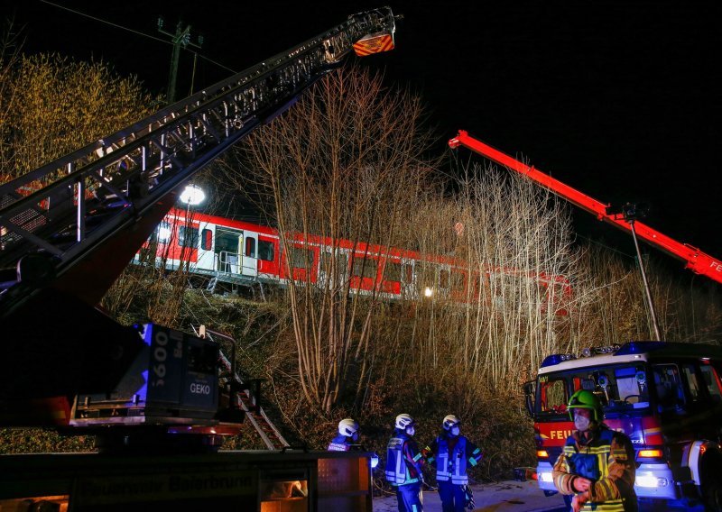 Sudar vlakova kod Muenchena: Jedna osoba poginula, najmanje 30 ozlijeđenih