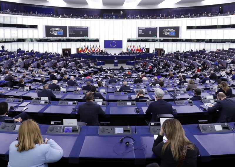 Europski parlament odobrio 1,2 milijarde eura ekonomske pomoći Ukrajini