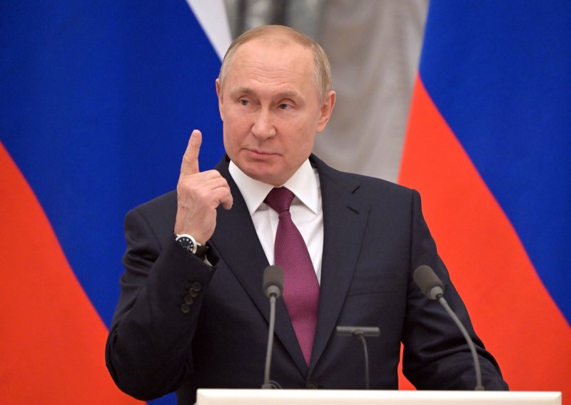 Putin pozdravio nominaciju bivšeg njemačkog kancelara u upravu Gazproma i poručio: 'Sjeverni tok 2 nije politički projekt'