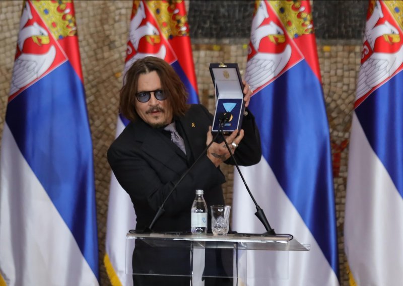 Johnny Depp odlikovan u Srbiji, a u govoru se posebno dotakao Emira Kusturice