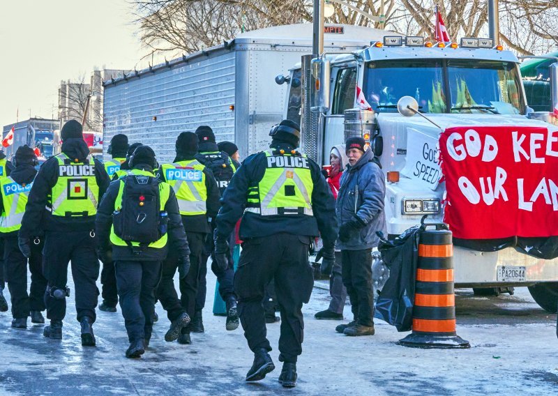 Kanada popušta covid mjere na granici, Quebec ukida covid potvrdu