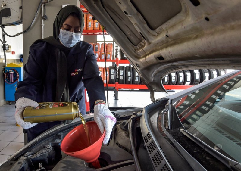 Više od 28.000 žena u Saudijskoj Arabiji prijavilo se za radno mjesto strojovođe